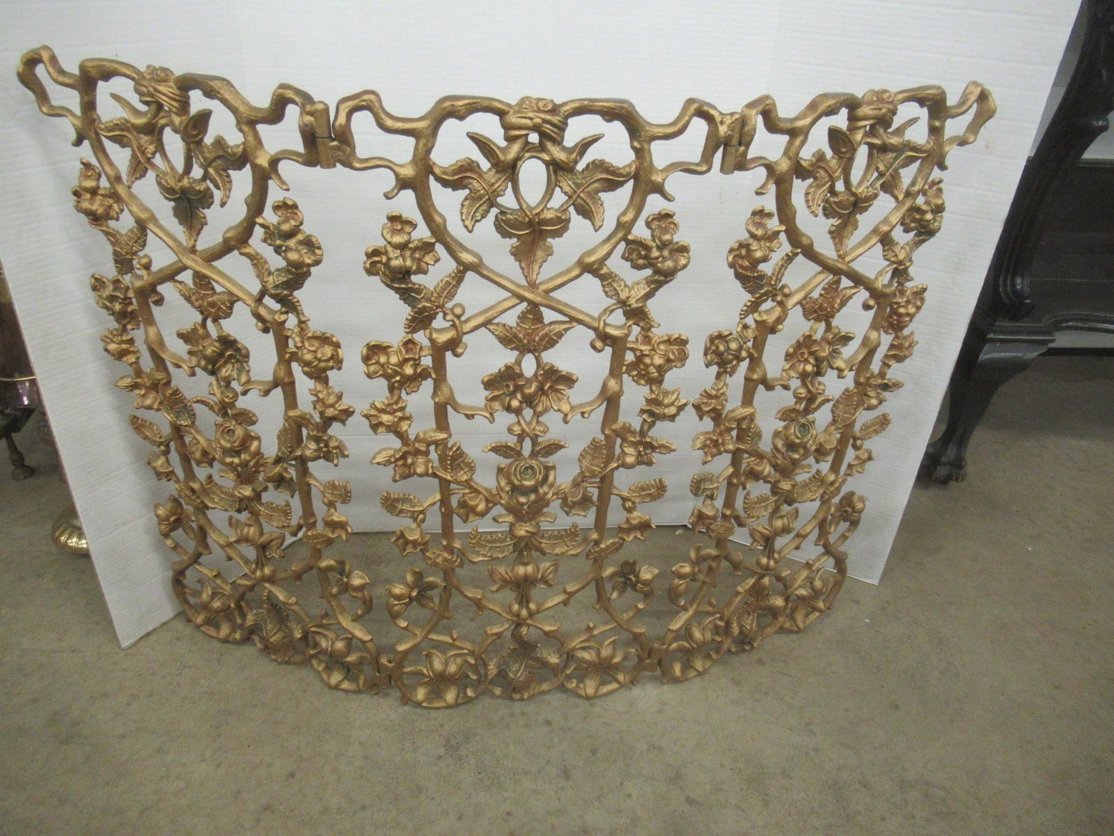 Decorative Metal 3 Part Screen: Decorative Metal 3 Part Screen - Approx. 28.5" x 31.5"