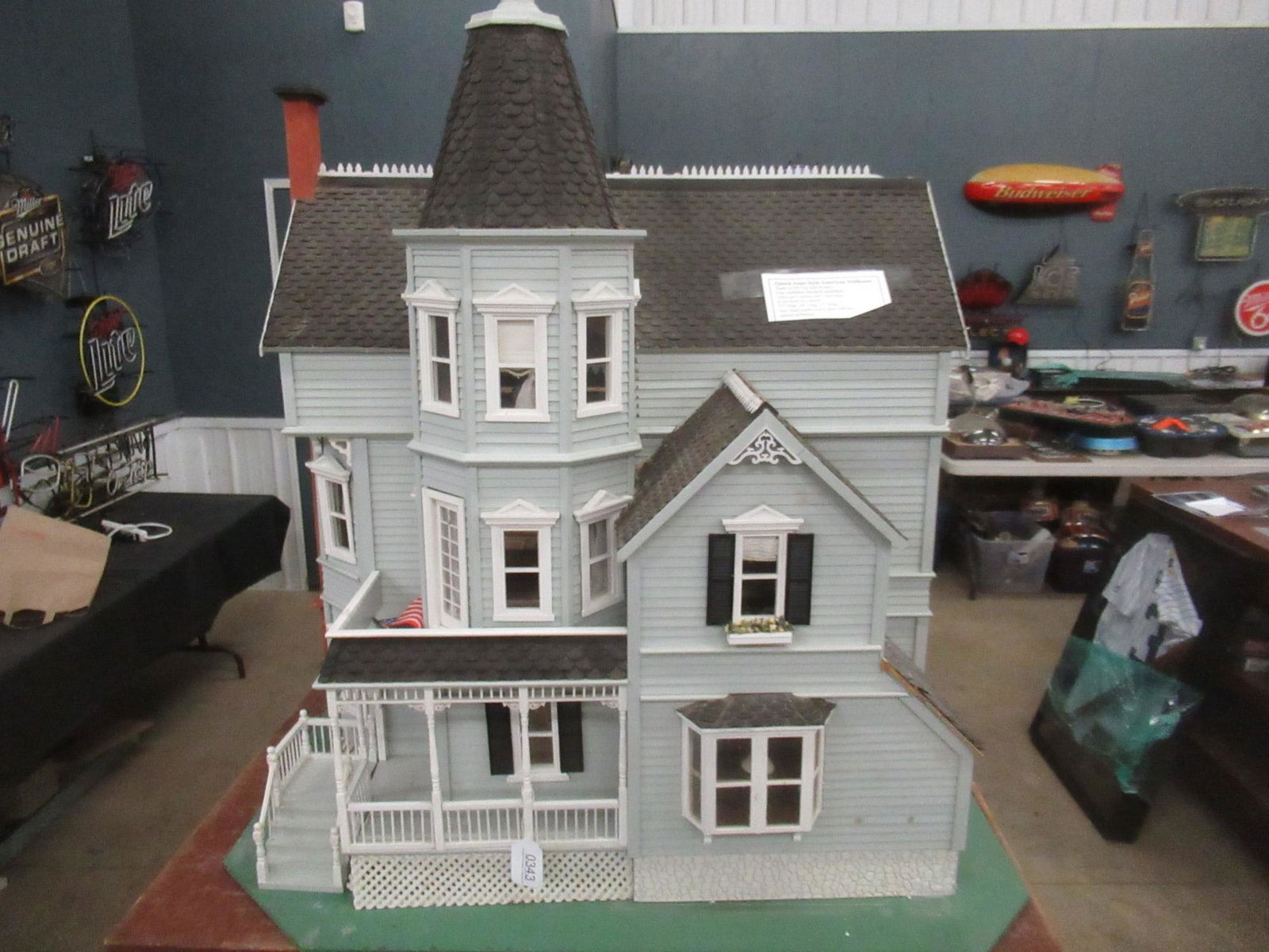 Queen Anne Style American Doll House (1 of 6)