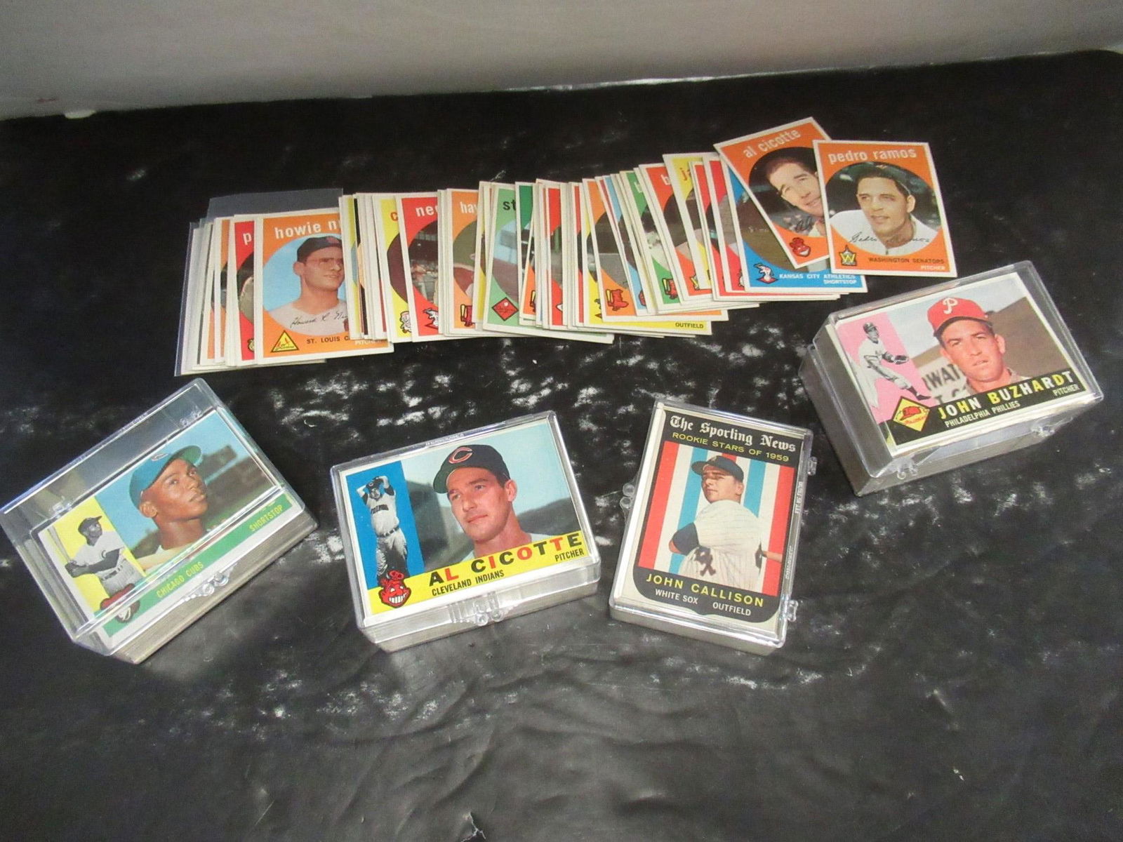 Box Lot of 1959-1960 Topps Baseball Cards (1 of 11)
