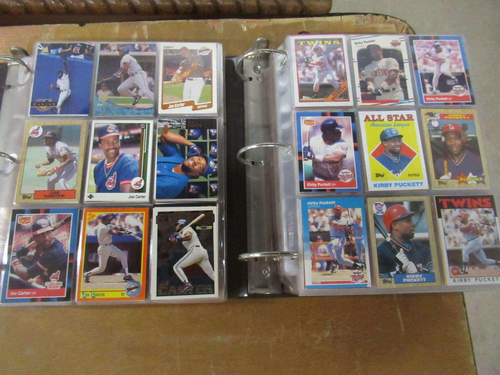 2 Binders of Baseball Cards incl. Kirby Puckett (1 of 10)