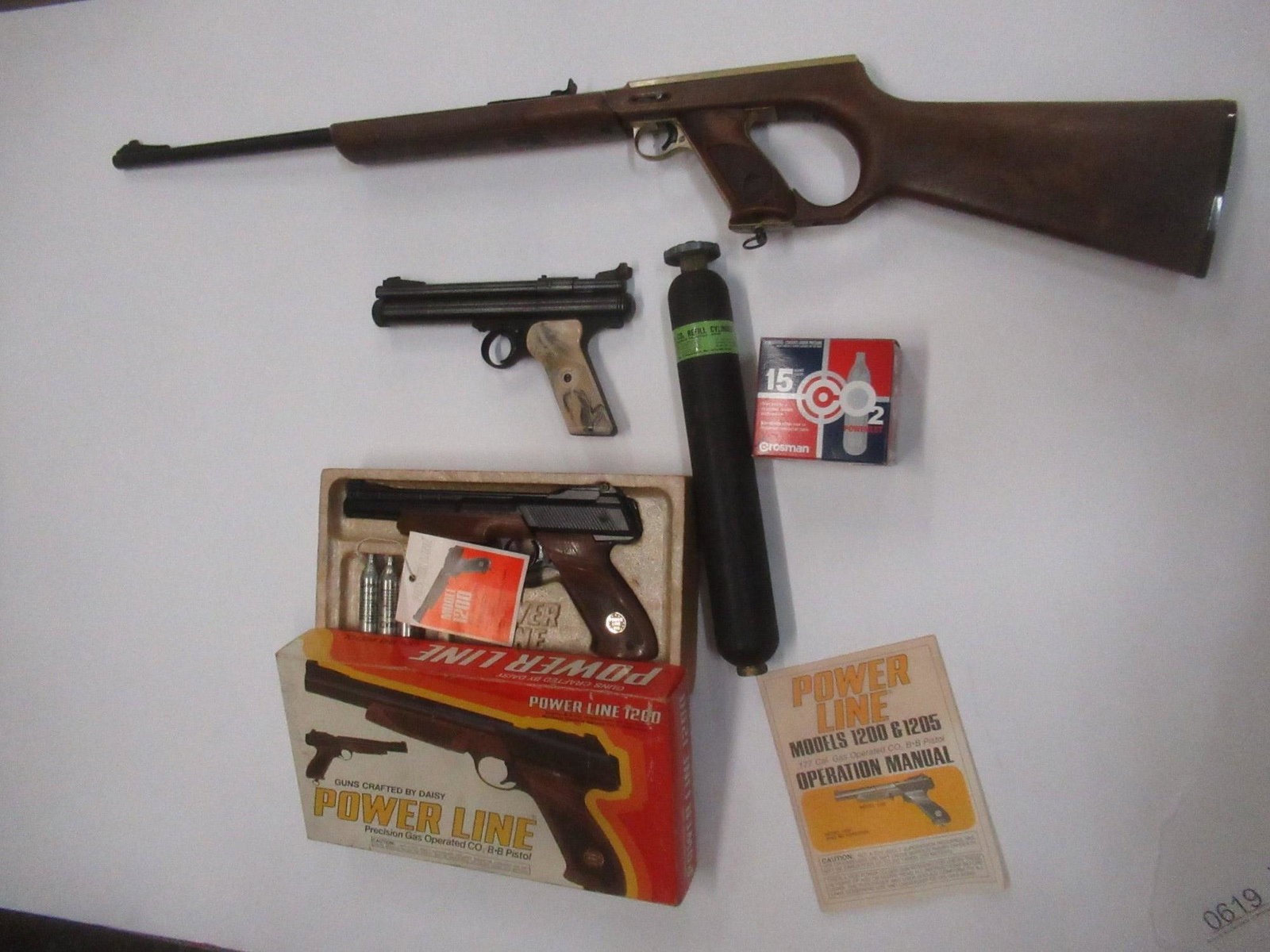 2 Air Pistols & 1 Ted Williams Model 799: 2 Air Pistols & 1 Ted Williams Model 799 BB Gun w/ Extra CO2 Cartridges -
