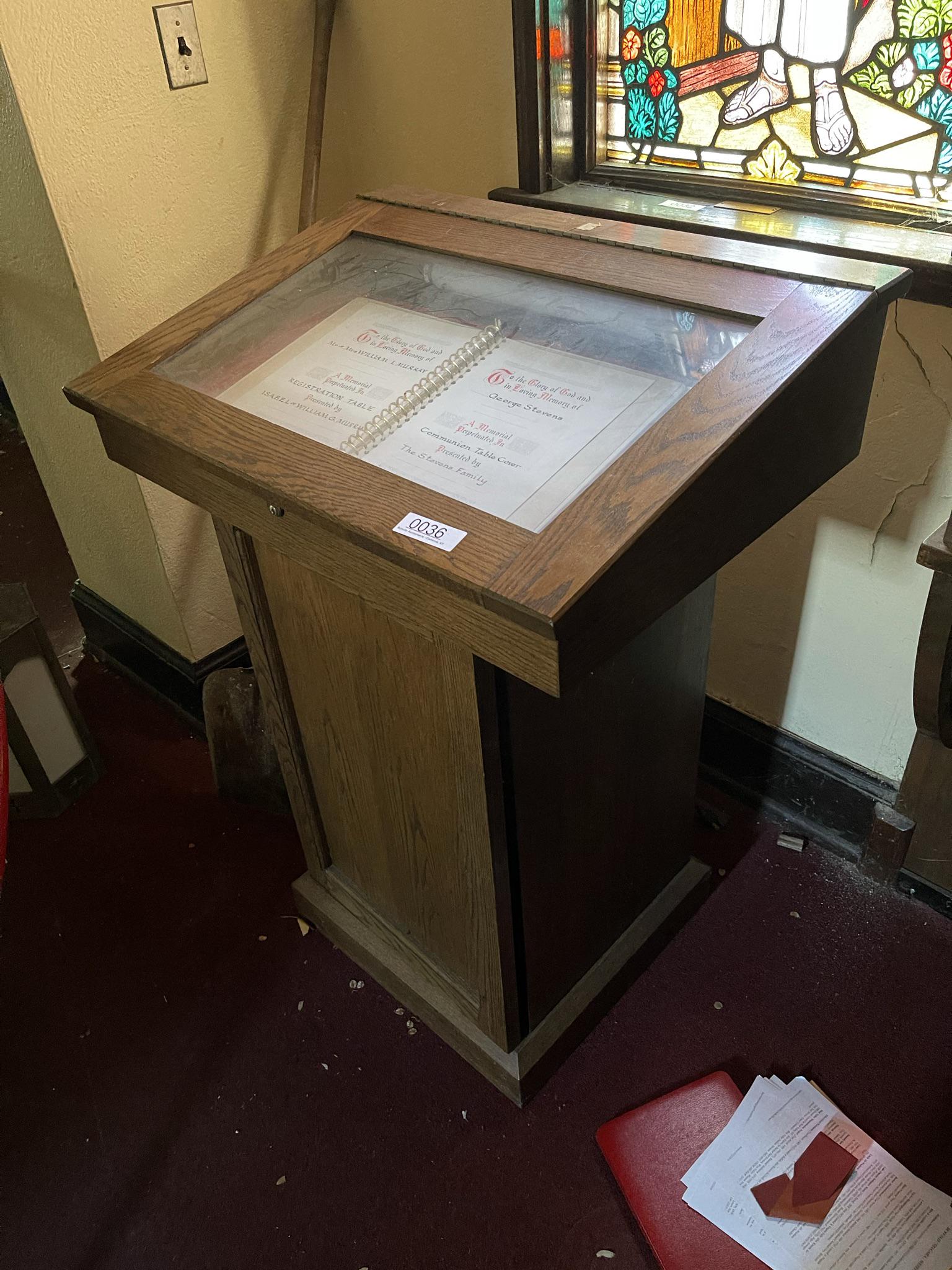 Oak Free Standing Pulpit with Glass Lift Top (1 of 1)