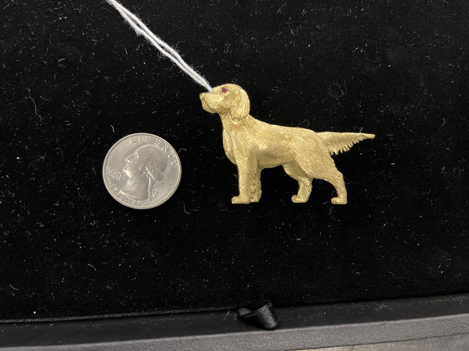 Scully + Scully 18K Gold Golden Retriever Pin (1 of 3)