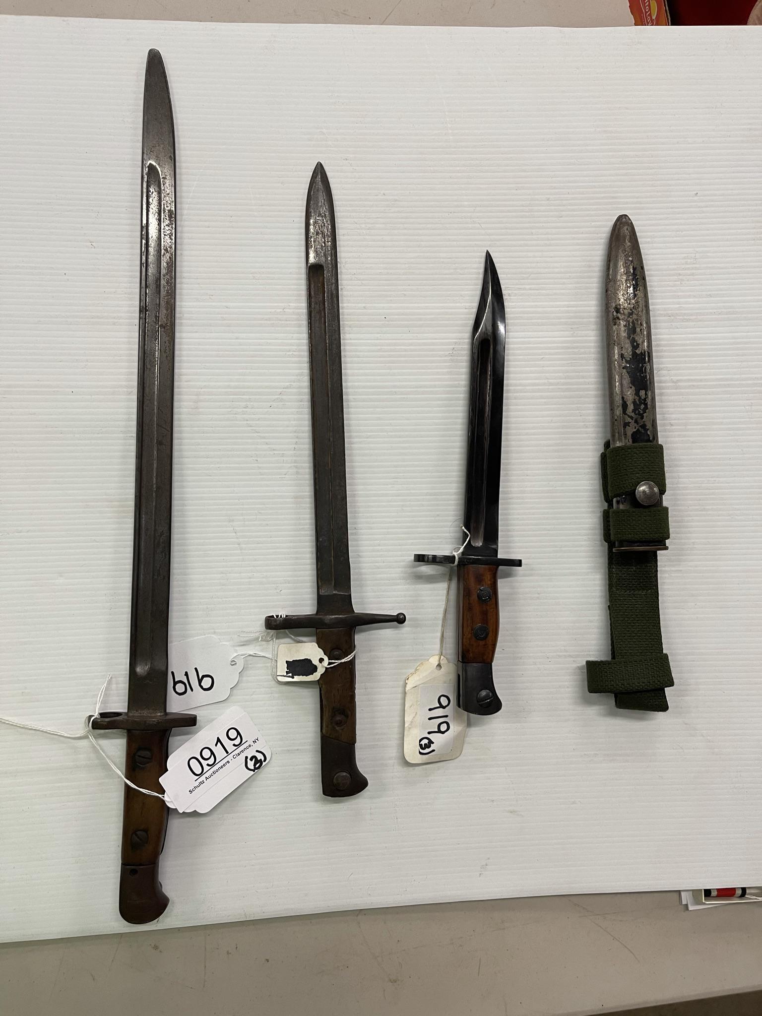3 Bayonets incl 2 British & 1 Italian: 3 Bayonets incl 2 British & 1 Italian incl RFI, Sanderson - Largest approx 21.5" long