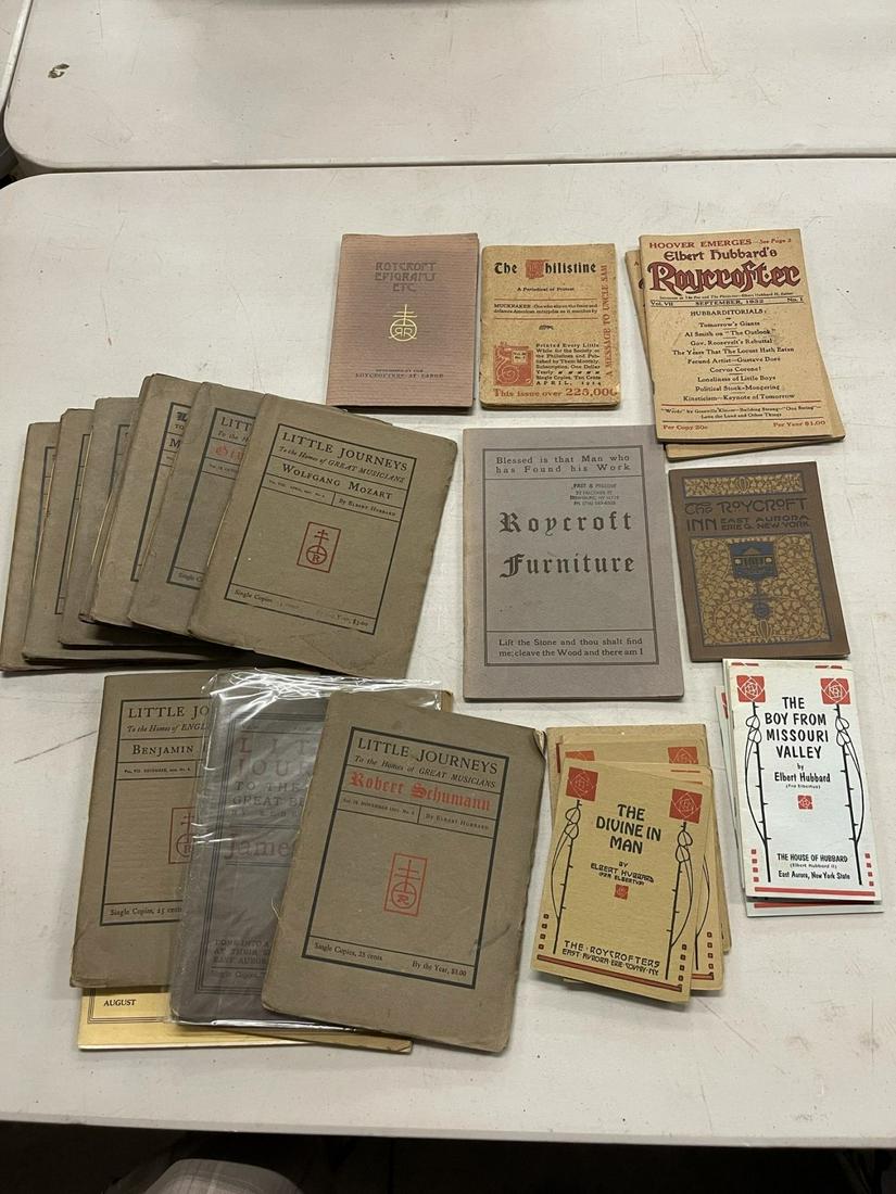 Roycroft Paper Books incl. Little Journeys (1 of 1)