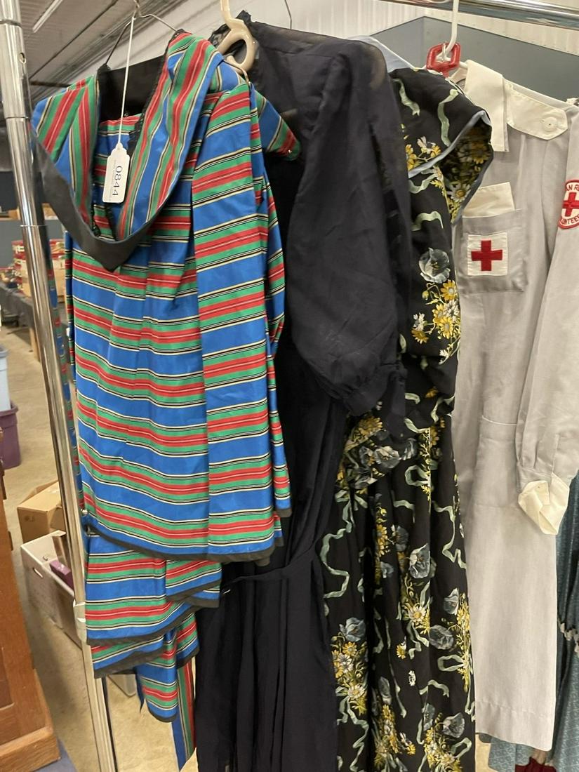 Lot of Vintage Womens Clothing (1 of 5)