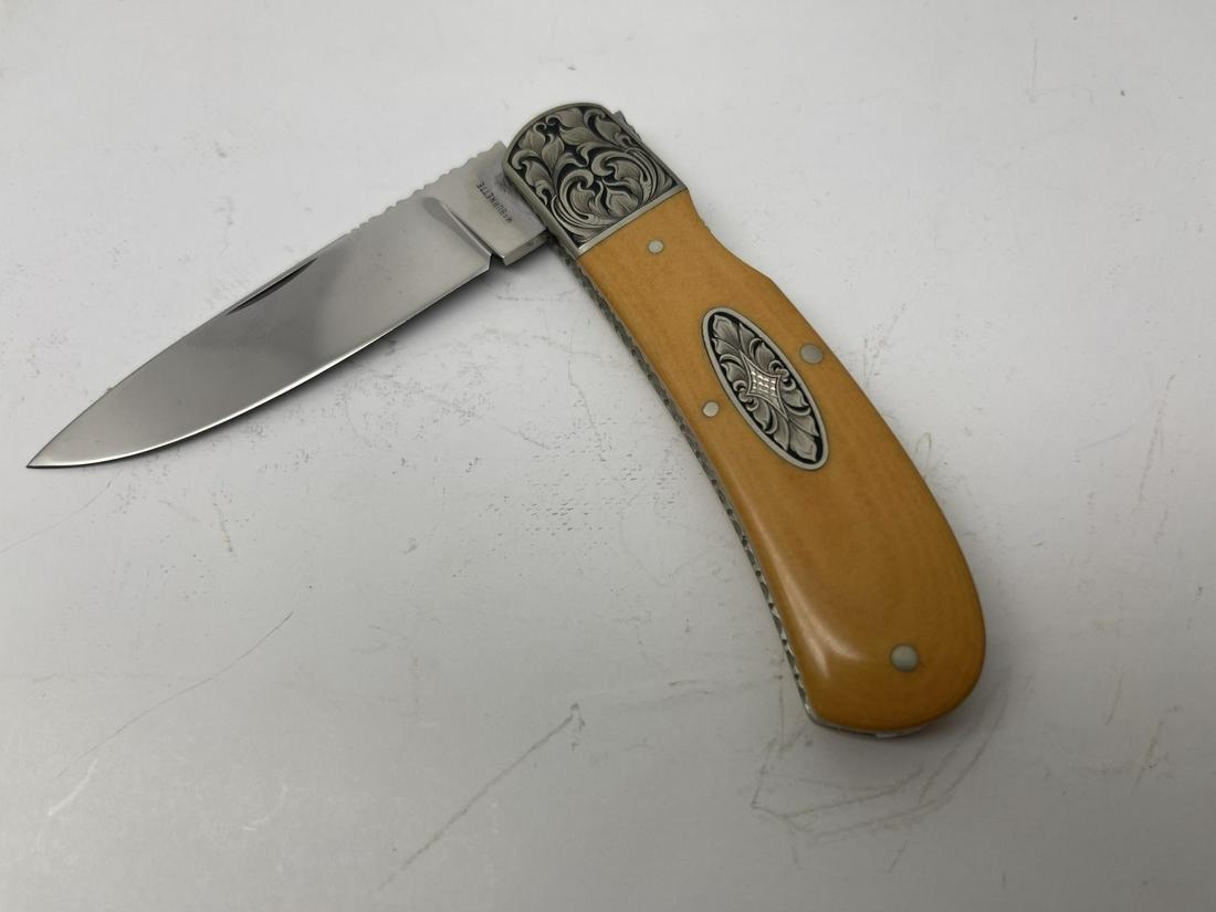 McBurnette Custom Folding Knife Engraved (1 of 4)