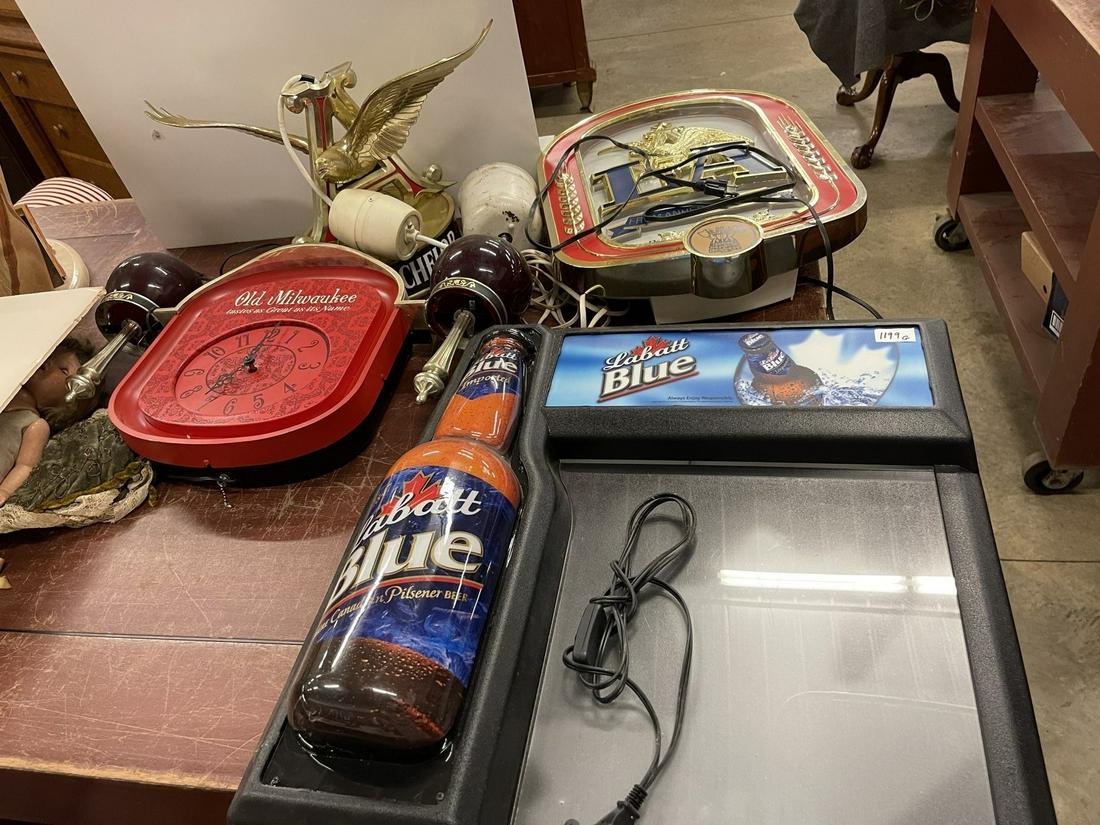 Vintage Beer Advertising Items incl Labatts (1 of 5)