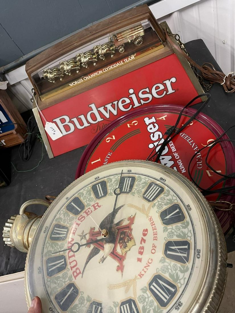 Budweiser Clydesdale Pool Table Light & 2 Clocks (1 of 1)
