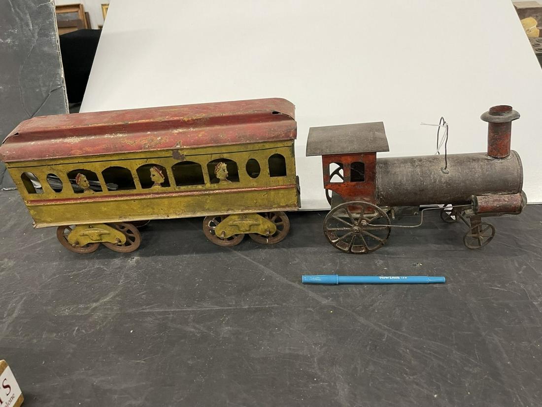 Early Tin Locomotive & Clark-Schieble Tin Trolley (1 of 5)