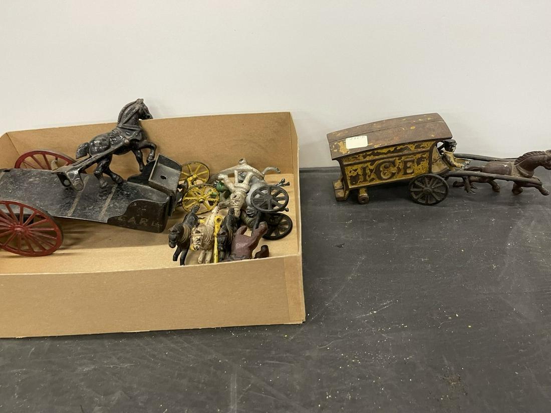 Mixed Lot of Cast Iron Toy Horses & Wagons (1 of 4)