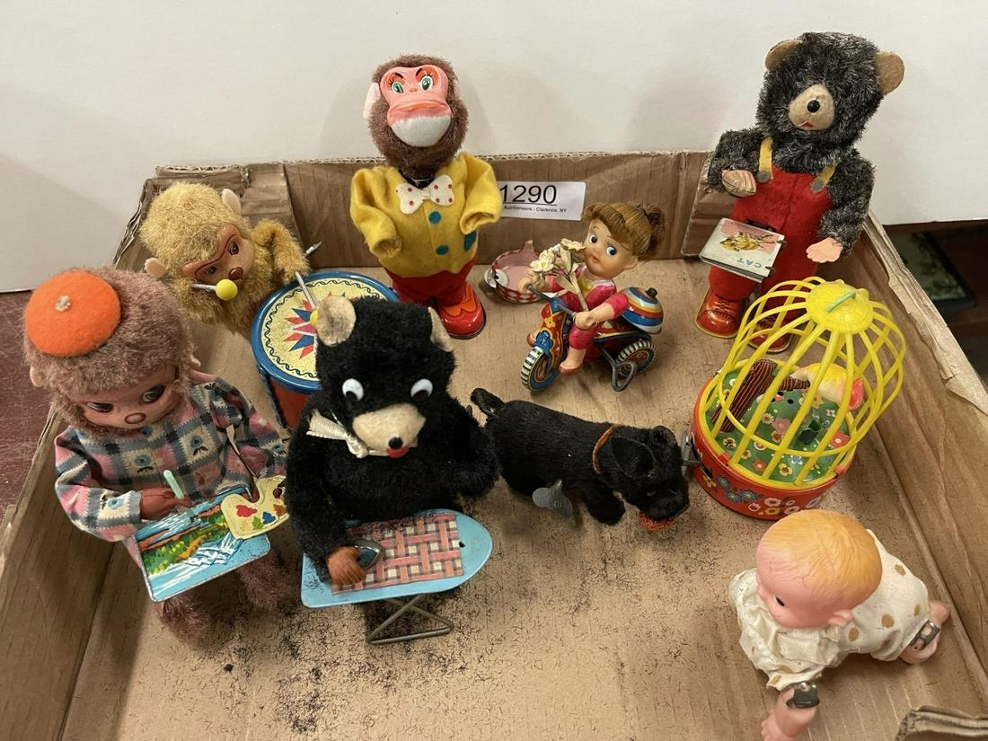 Lot of wind up toys - bears, monkeys, etc: Lot of wind up toys - bears, monkeys, etc -