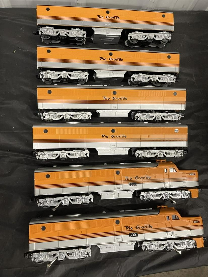 Williams Trains 65 Rio Grande Cars (1 of 3)