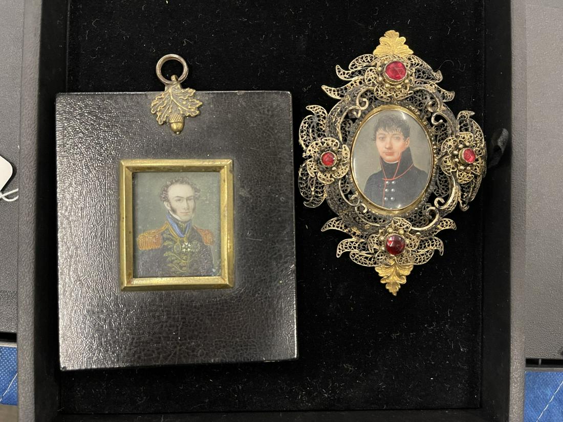 2 Miniature Paintings of Military Gentlemen (1 of 4)