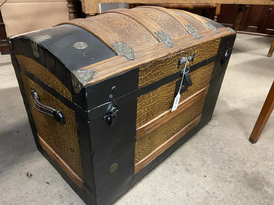Dome Top Trunk w/ Insert: Dome Top Trunk w/ Insert - Approx 24" h x 32" x 18"