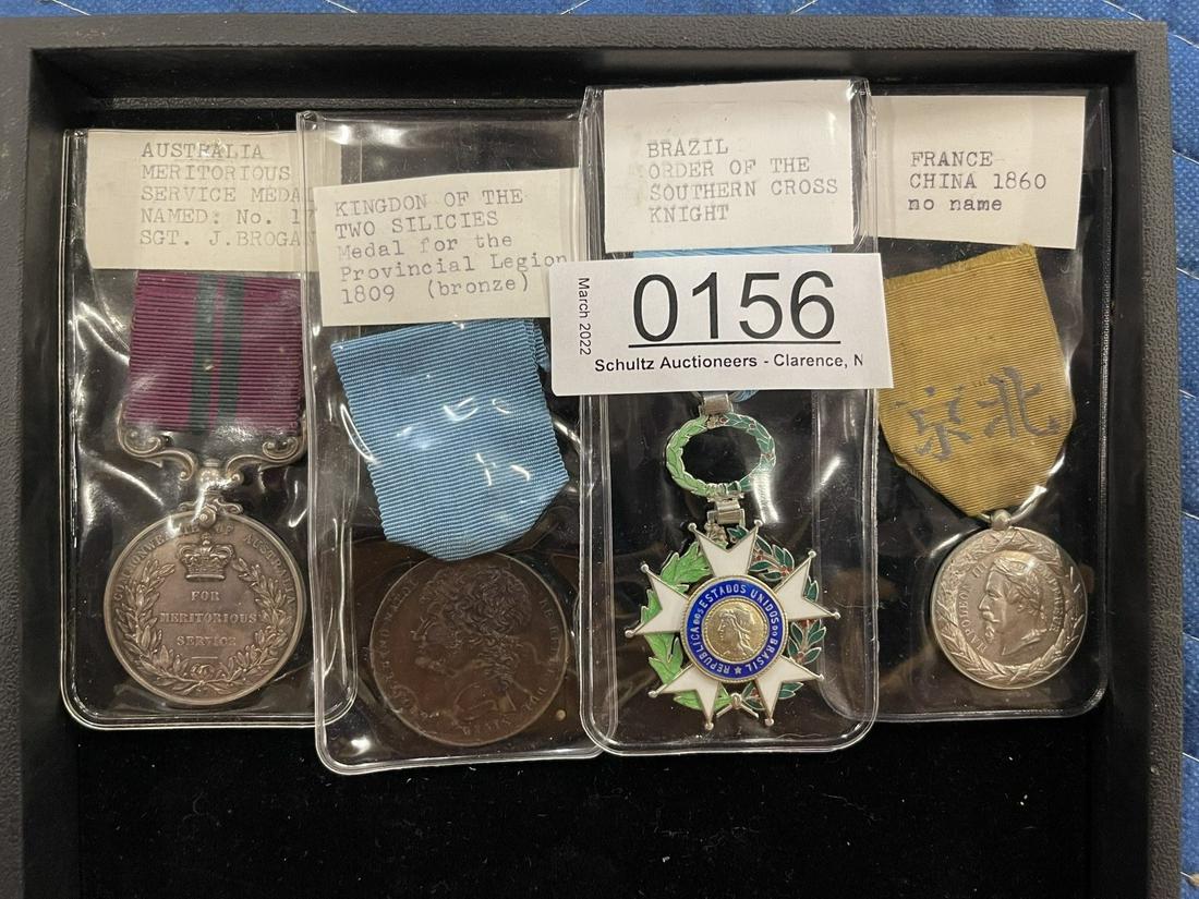 Group of Mixed Military Medals incl. Australia: Mixed lot of Military Medals incl. Australia, Brazil, France, Italy, etc. -