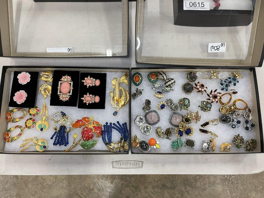 Group of Costume Jewelry incl. Earrings, etc. (1 of 7)