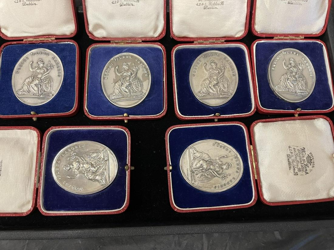 6 Engraved Silver Medals "Nostri Plena Laboris" (1 of 9)