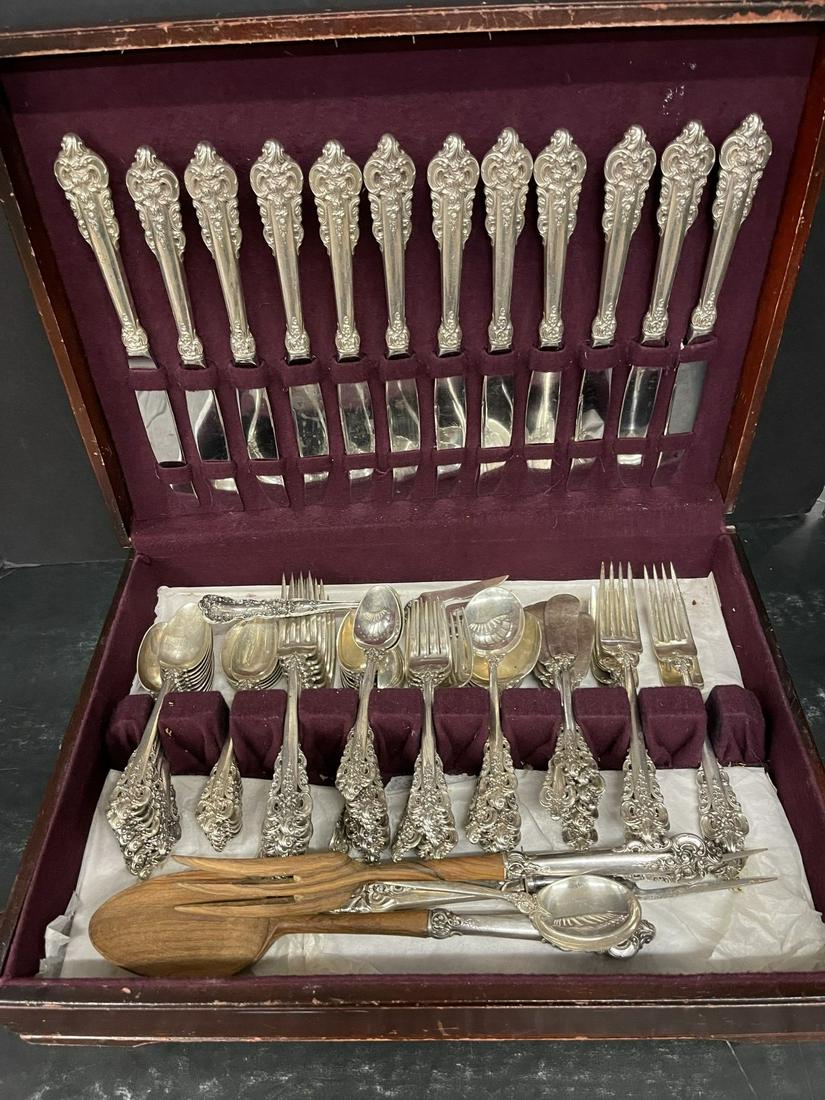 Set of Wallace Sterling Grand Baroque Flatware (1 of 11)