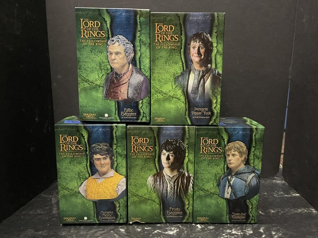 5 Lord of the Rings Sideshow Weta Figures (1 of 5)