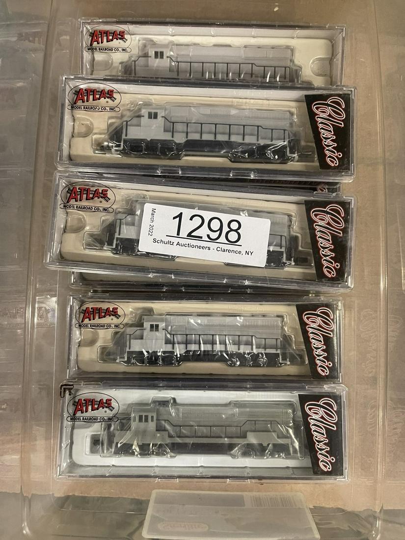 7 Atlas N Scale Undecorated Train Engines (1 of 5)
