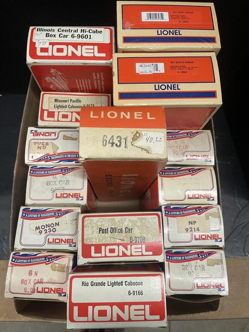 Group of 15 Lionel Train Cars in Boxes (1 of 6)