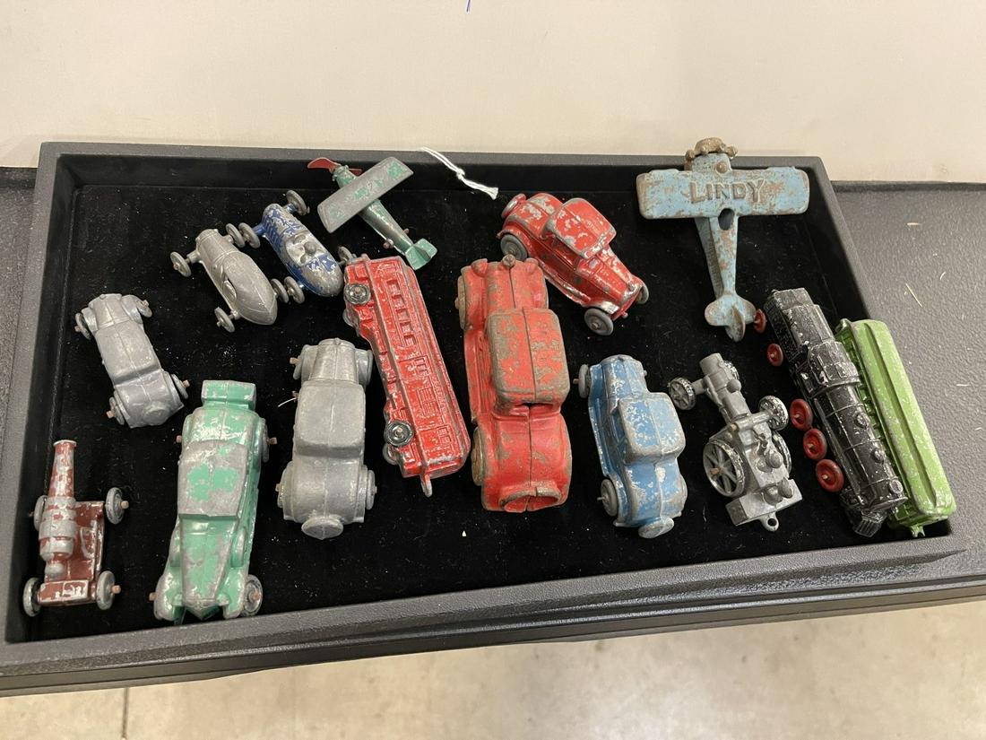 Tray of approx 15 Cast Iron & Metal Cars, etc (1 of 4)