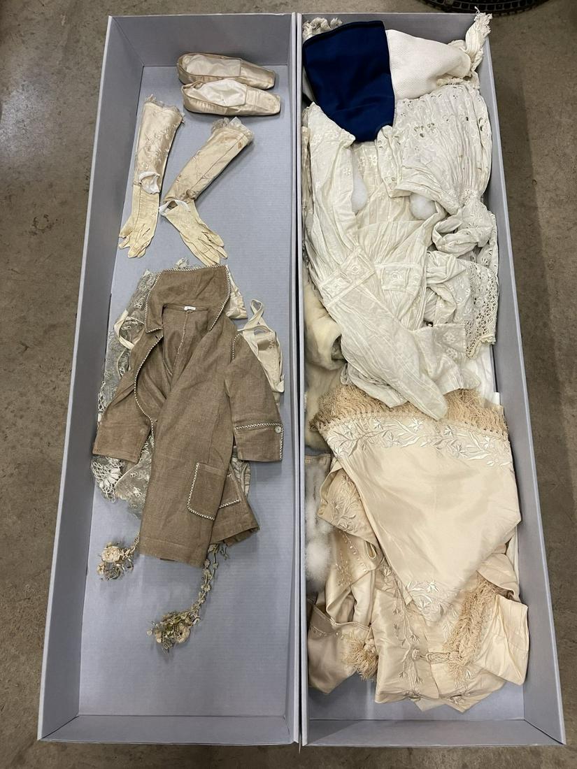 Group of Womens Antique & Vintage Clothing (1 of 16)