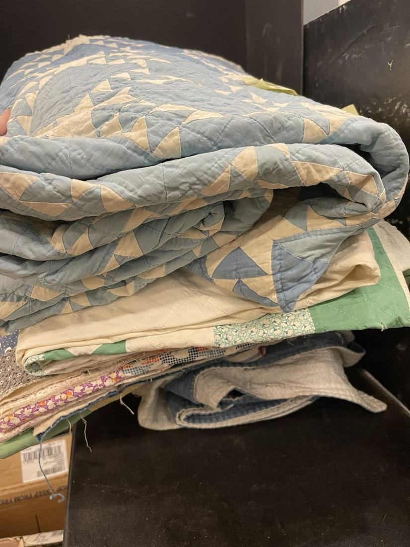 Group of 6 Handmade Quilts (1 of 20)