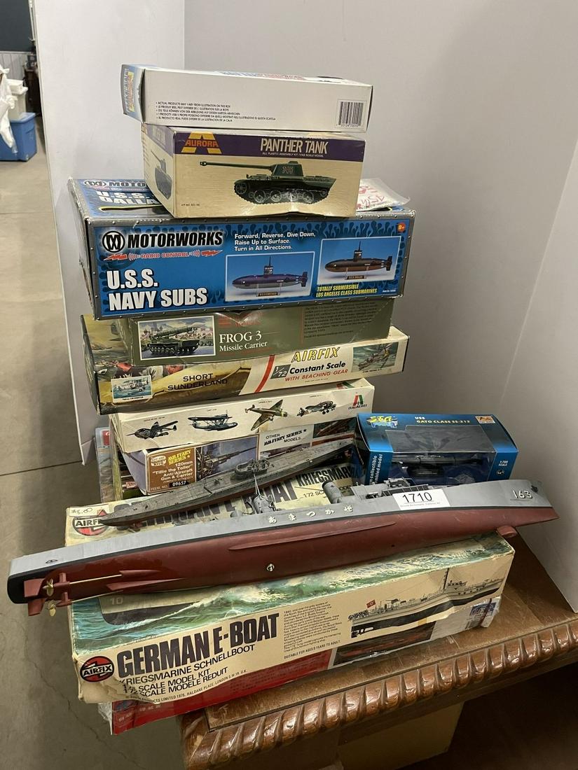 Group of Mostly Military Models incl. Tanks, etc (1 of 8)