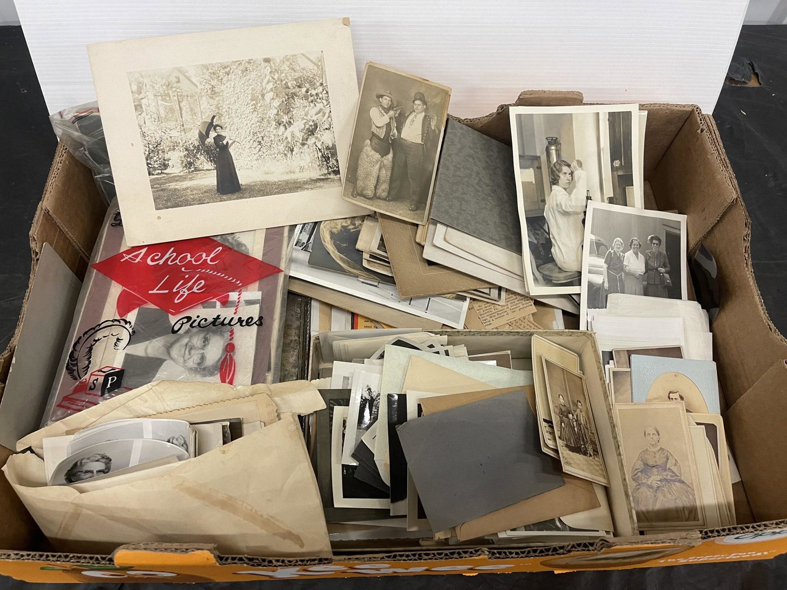 Large Mixed Lot of Photographs, CDVs, Snapshots (1 of 4)