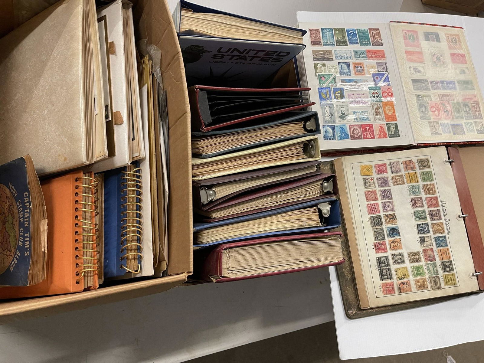 Stock Books & Albums U.S. & Foreign (1 of 14)