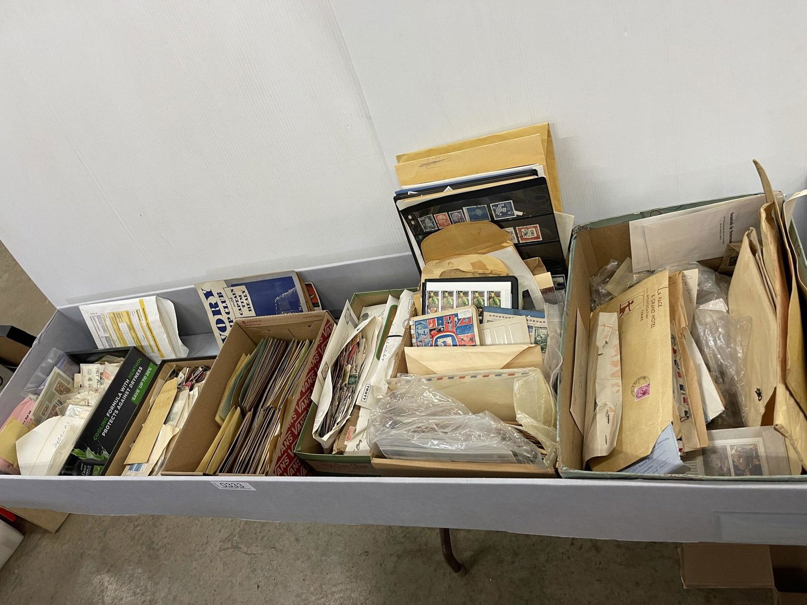 Large Lot Mixed US and Foreign Stamps (1 of 20)