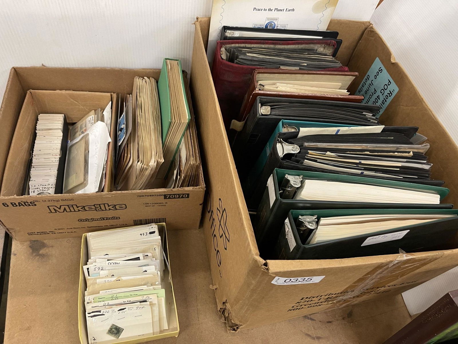 Mixed Lot Album + Loose US and Foreign Stamps (1 of 20)