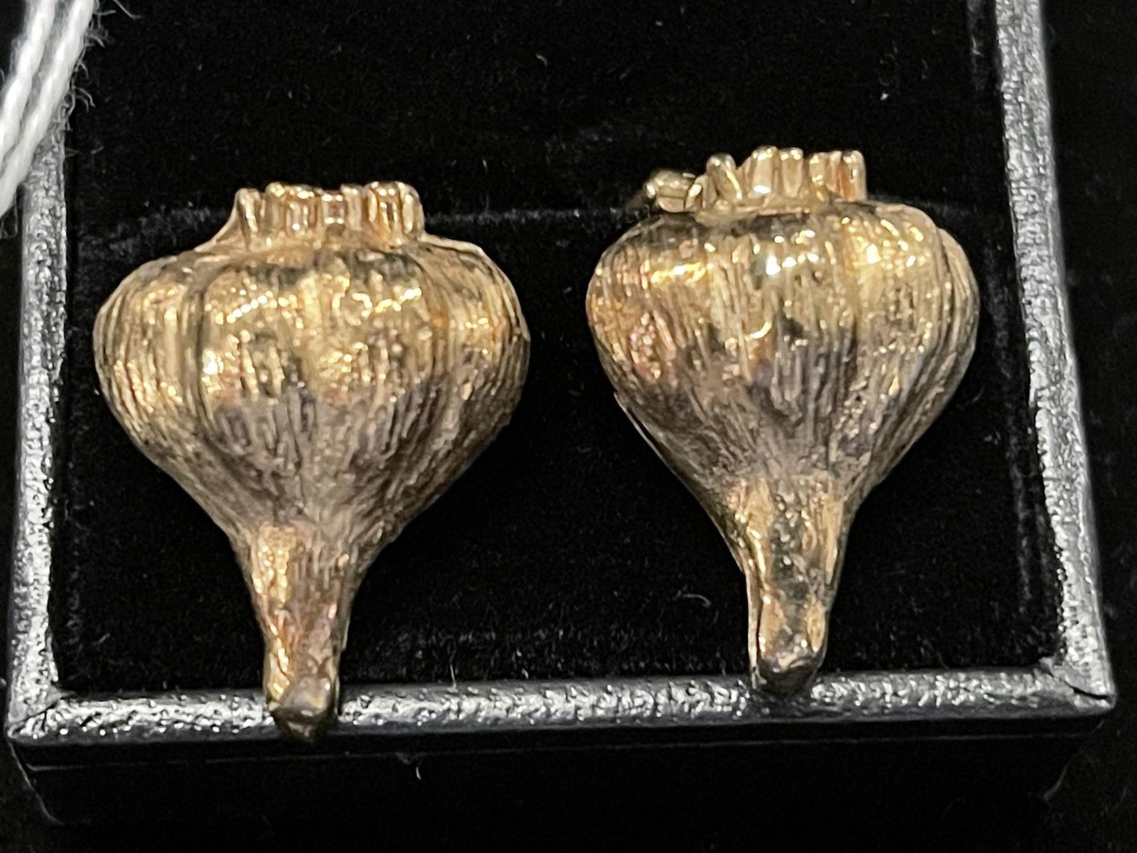 Pair of 14k Gold Shell Earrings (1 of 3)