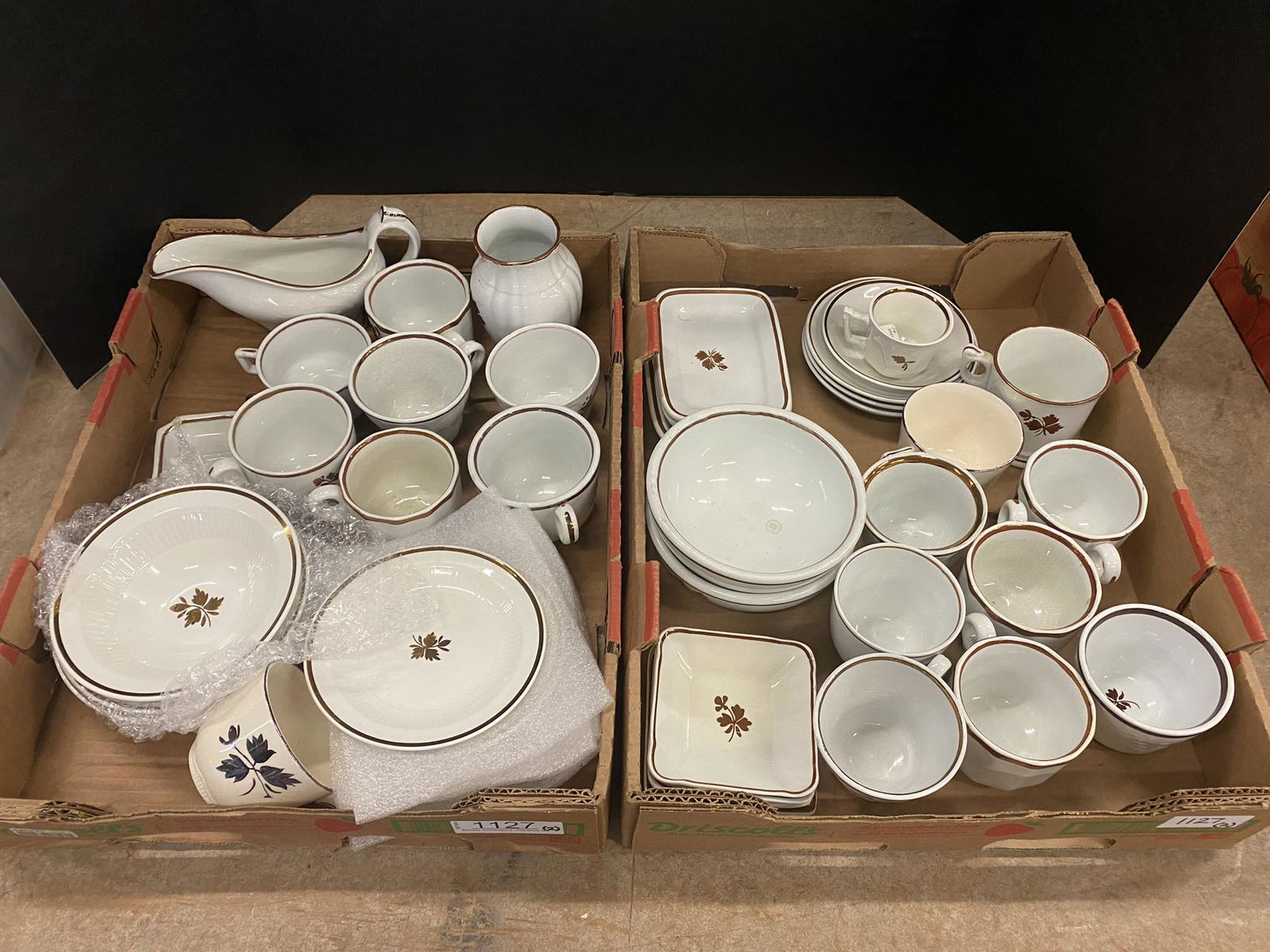 Group of Ironstone Tea Leaf (1 of 14)