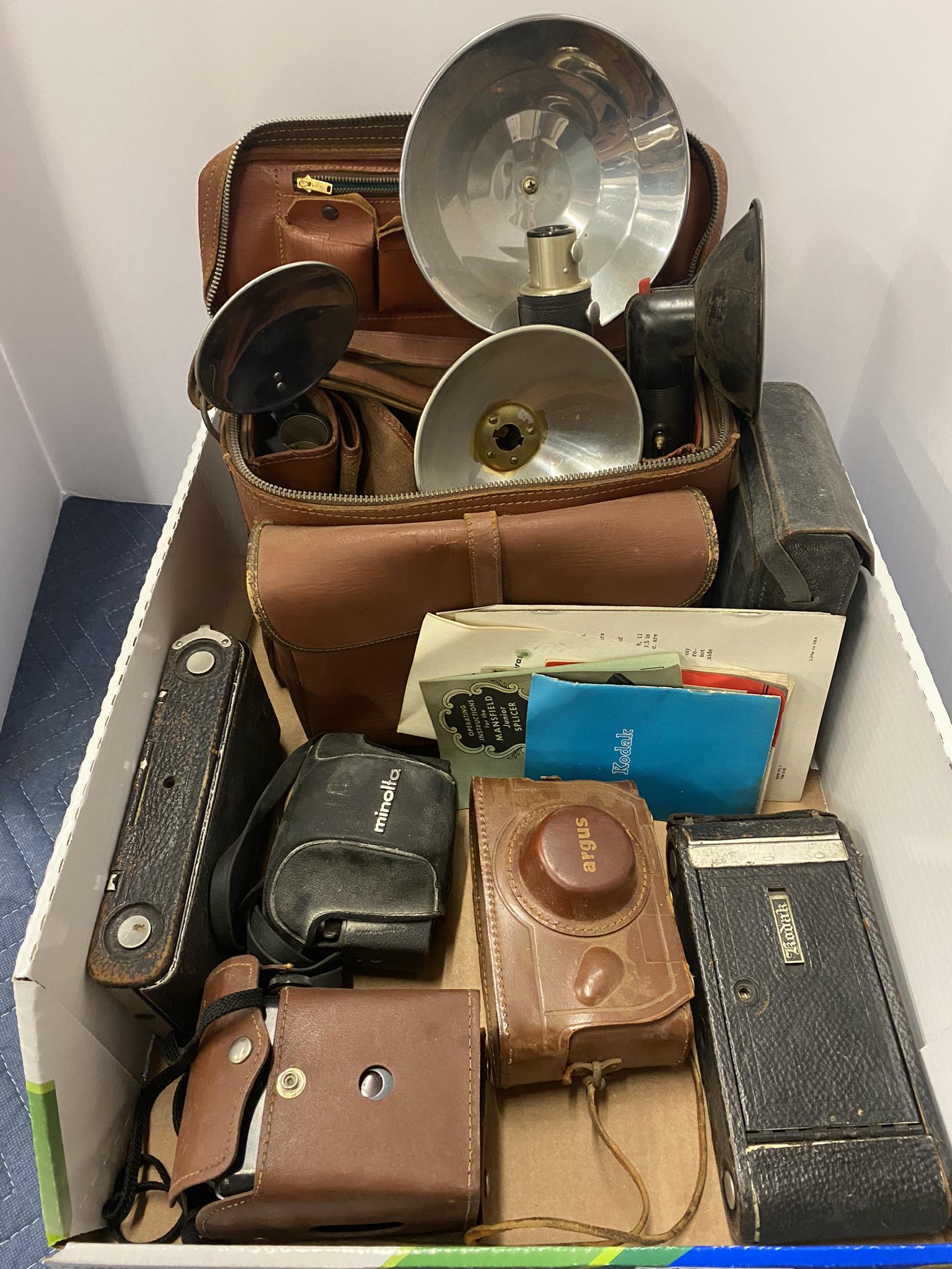 Camera Lot incl. Kodak Fold Out Cameras (1 of 8)