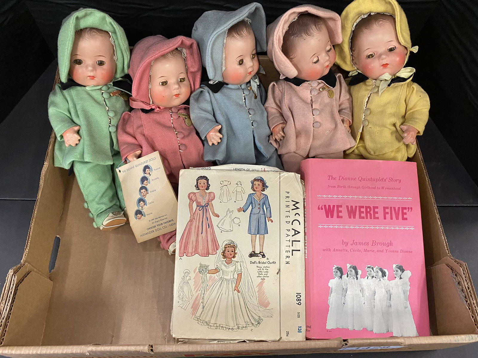 5 Dionne Quints Dolls in Original Clothing (1 of 16)