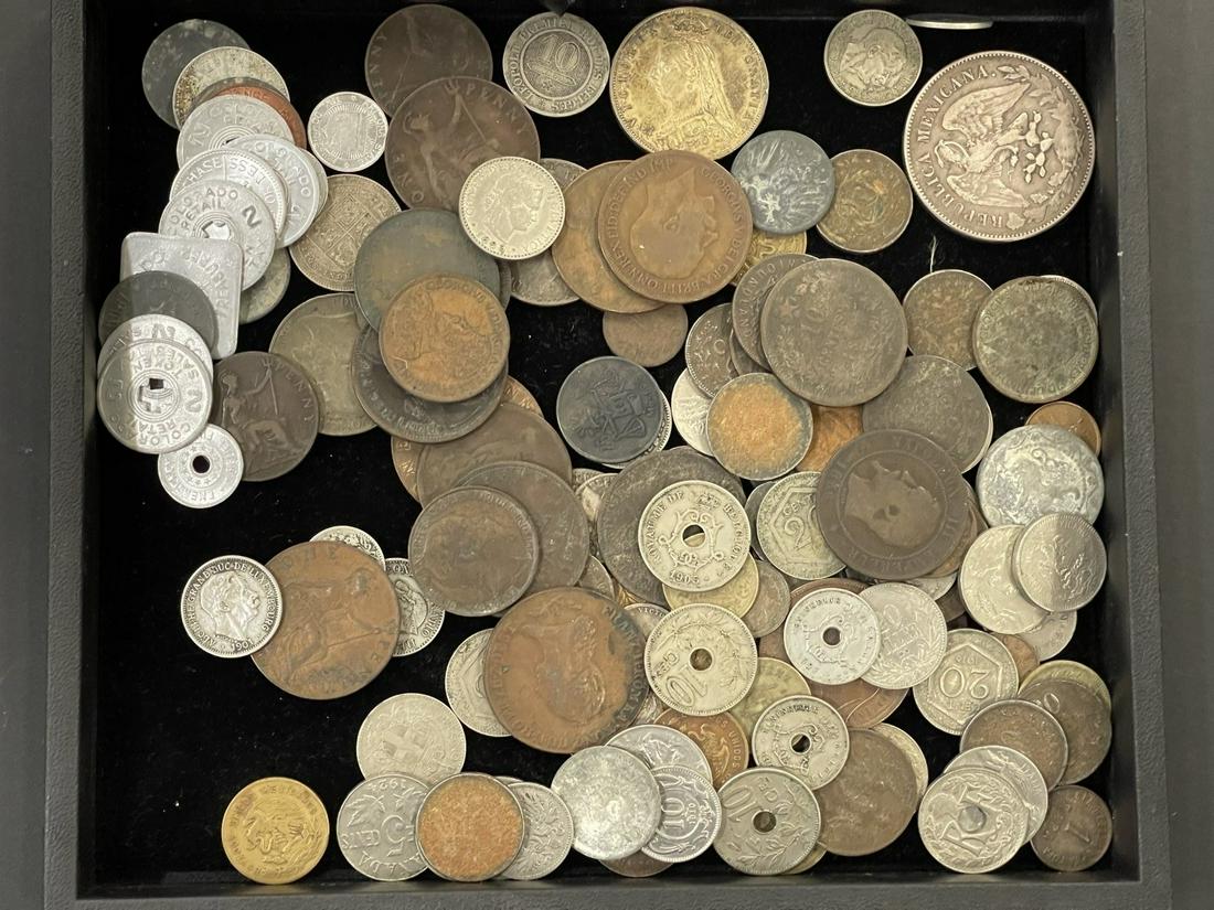Tray of Mixed Foreign Coins (1 of 1)