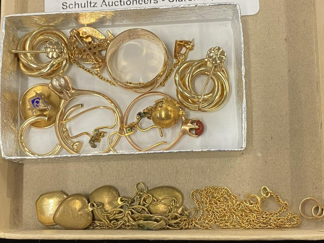 Mixed Lot of Unmarked Gold & Misc. (1 of 1)