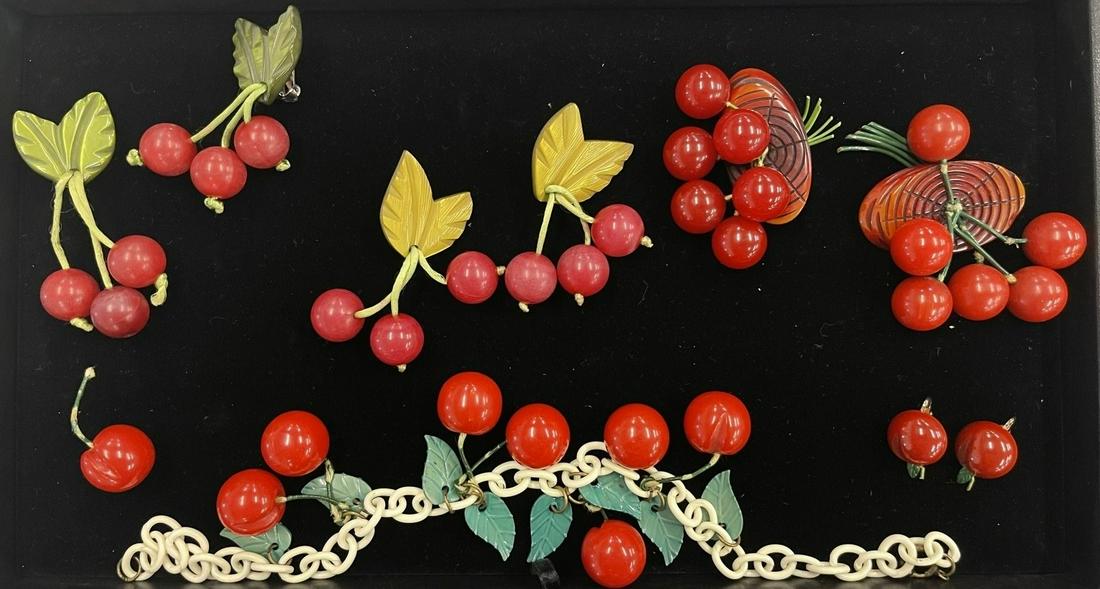 Group of Bakelite and Other Pieces (1 of 6)