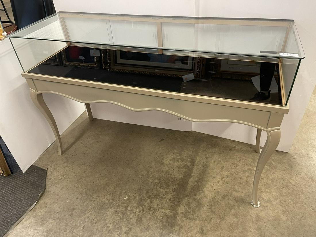 Very Nice Jewelry Display Case w/ Cabriole Legs (1 of 17)
