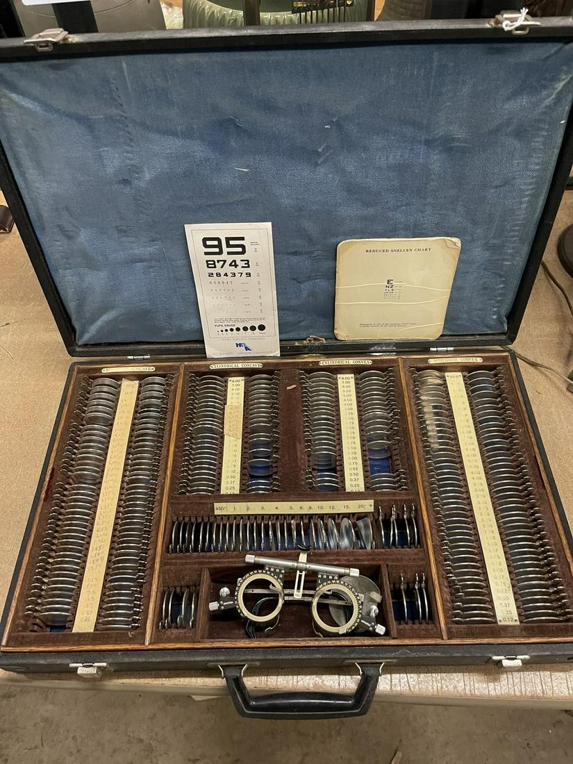 Optician's Lens Case w/ Trail Frame: Optician's Lens Case w/ Trail Frame and most all lenses - Approx. 21" x 13" x 3"