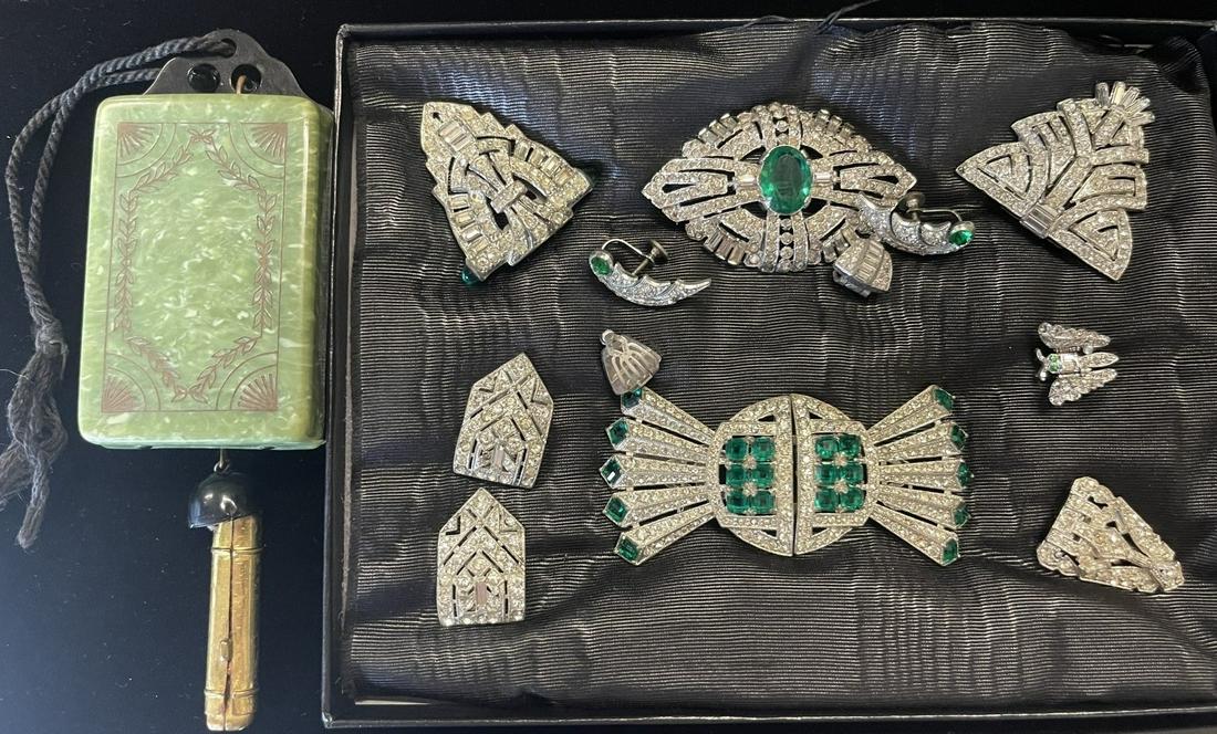 Vintage Costume Jewelry & Art Deco Compact (1 of 14)