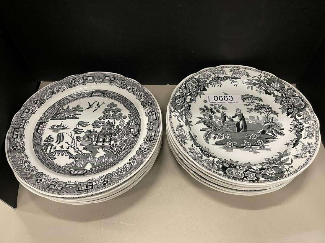 12 Spode Georgian Series Dinner Plates (1 of 7)
