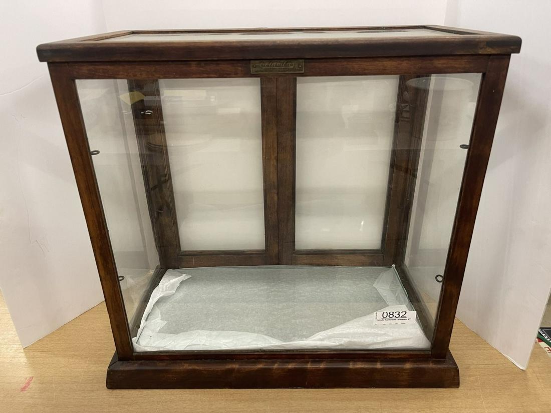 Columbus Store Counter Display Case (1 of 9)