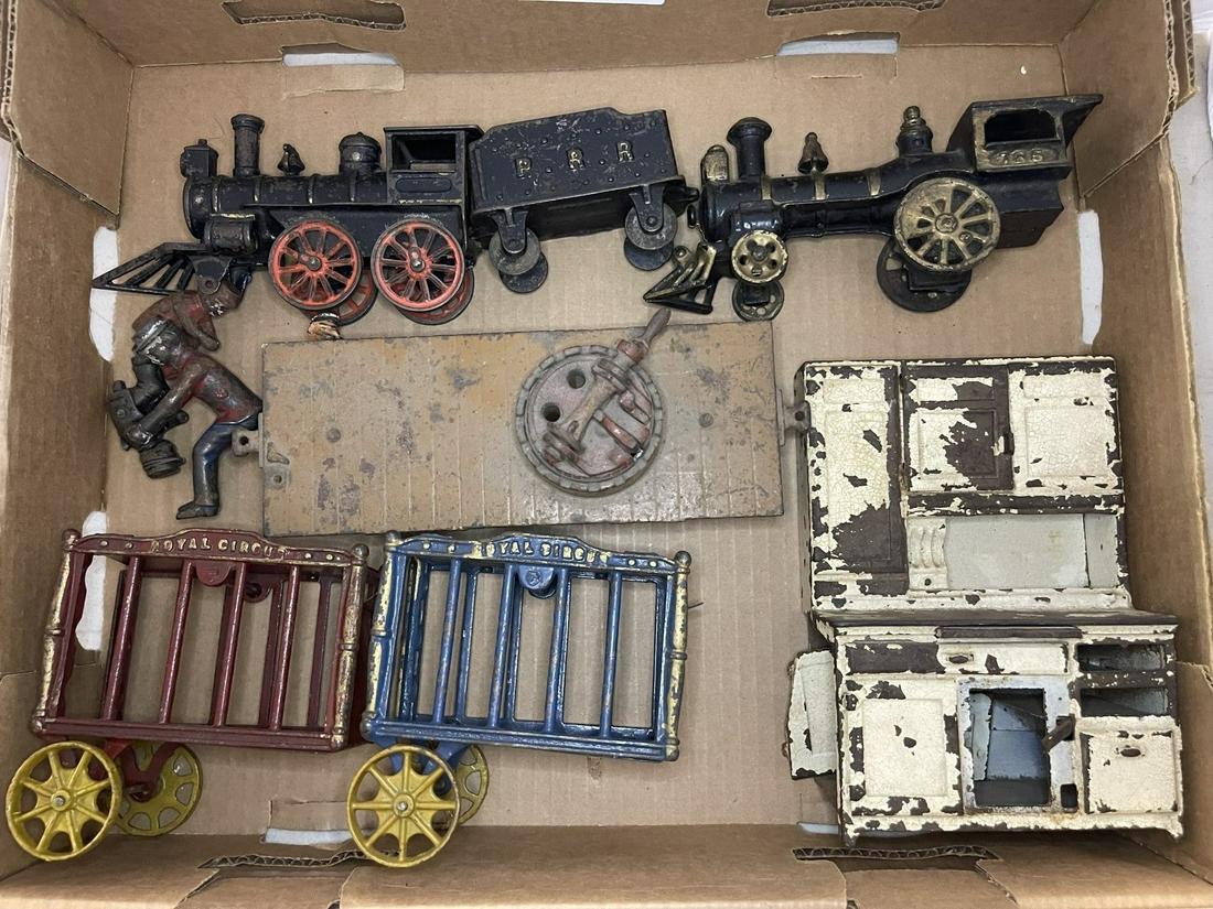 Group of Metal Toys incl. Trains, Circus Wagons: Group of Metal Toys incl. Trains, Circus Wagons, Figures etc -
