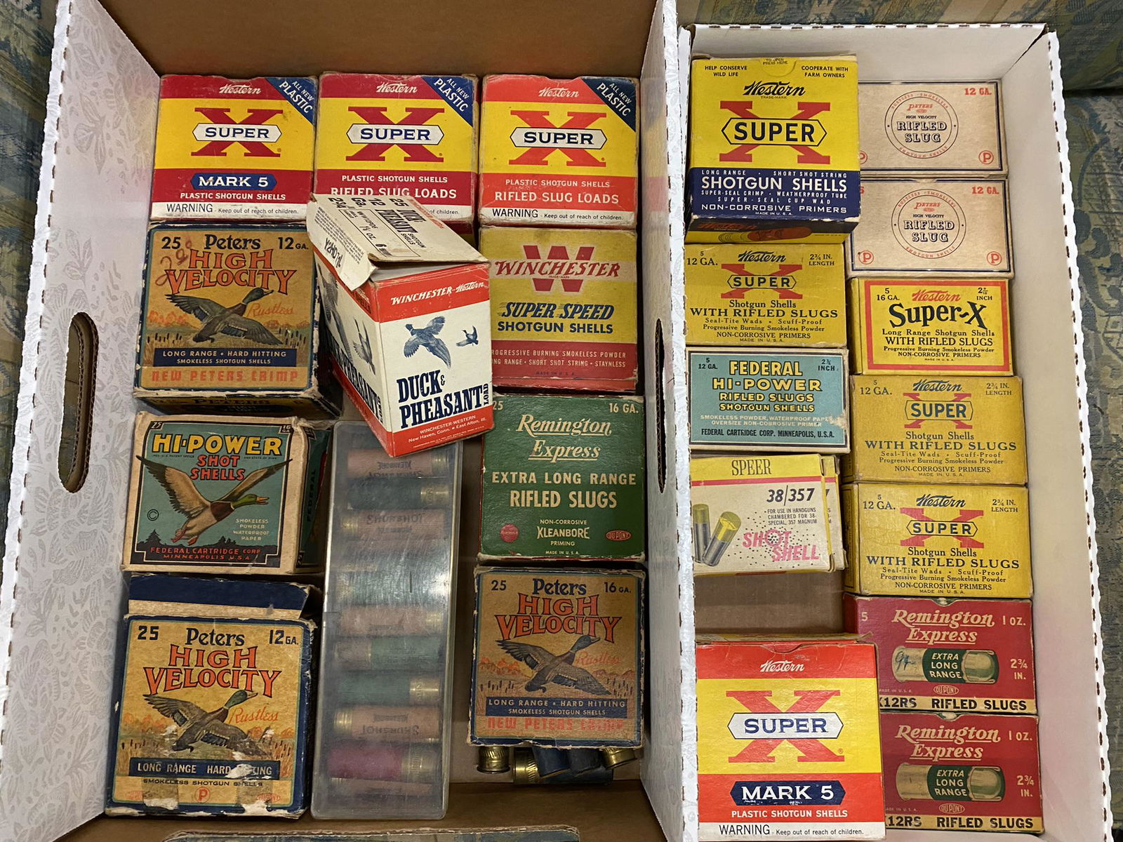 2 Boxes Vintage Shotgun Shells: 2 Boxes Vintage Shotgun Shells incl Peters, Western, Winchester, etc not all boxes are full but most are -