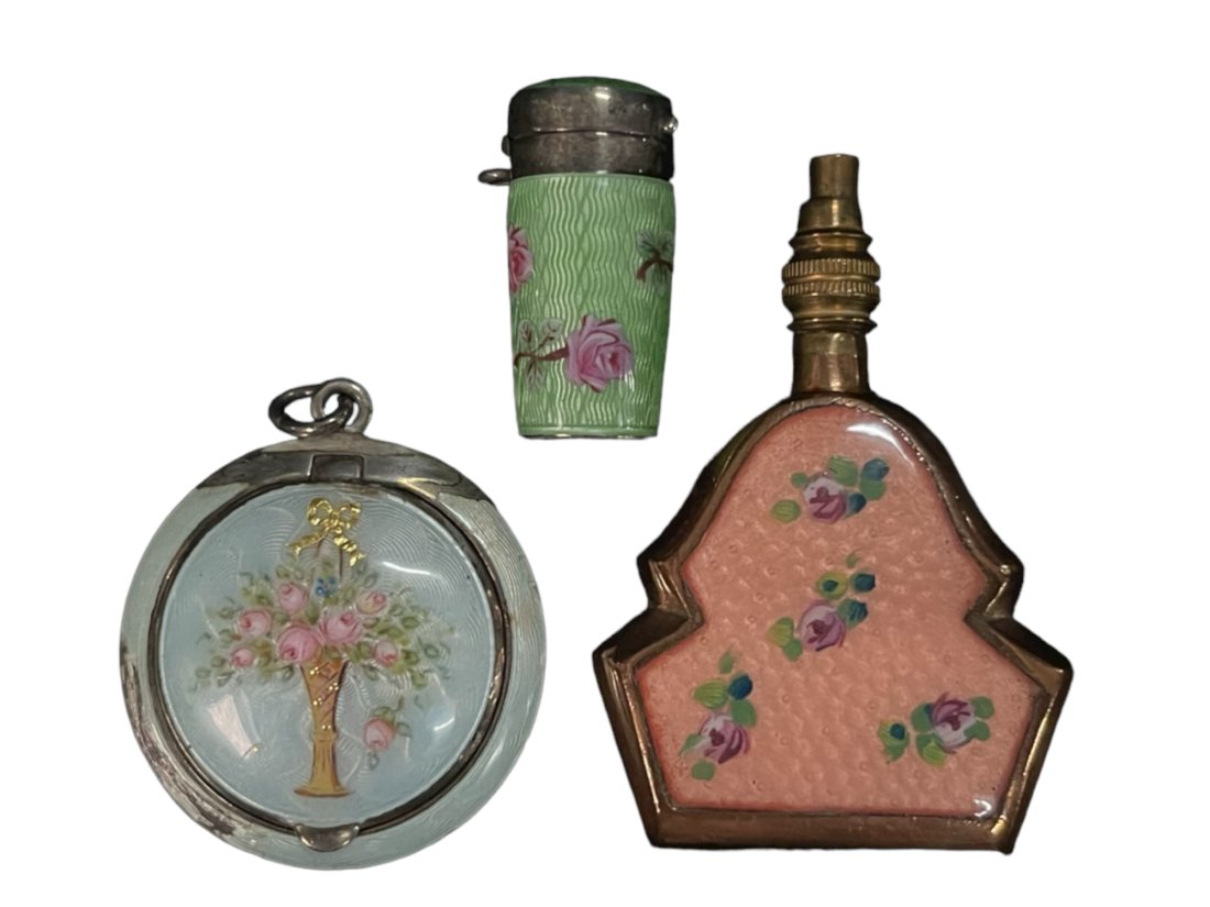 3 Enameled Containers incl. Compact etc (1 of 7)