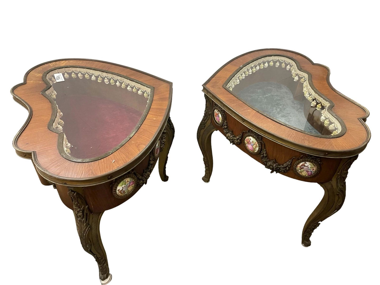 Pair of French Heart Shaped Display Cases (1 of 8)